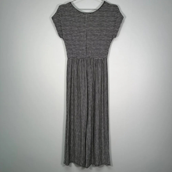 Black & White Short Sleeve Cropped Romper Medium - Picture 3 of 3